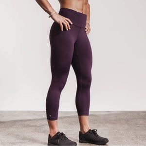 NOBULL HIGH-RISE CROP plum MATTE leggings